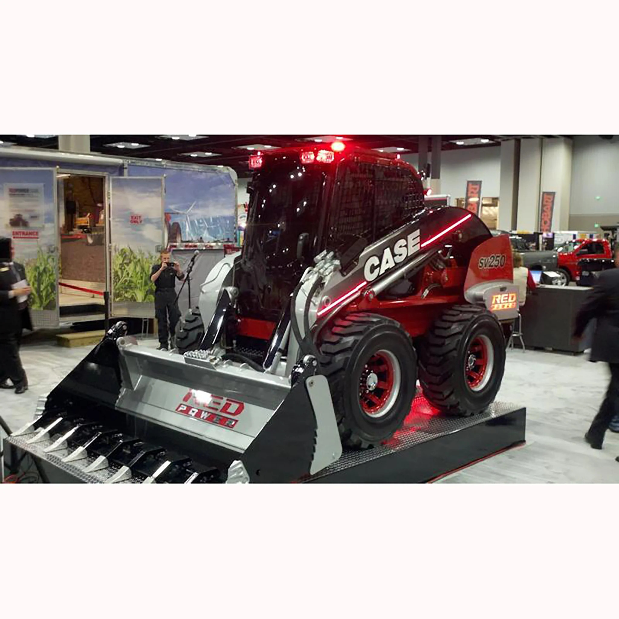 1/16 Red Power Case SV250 Skid Steer Loader by ERTL - Image 2