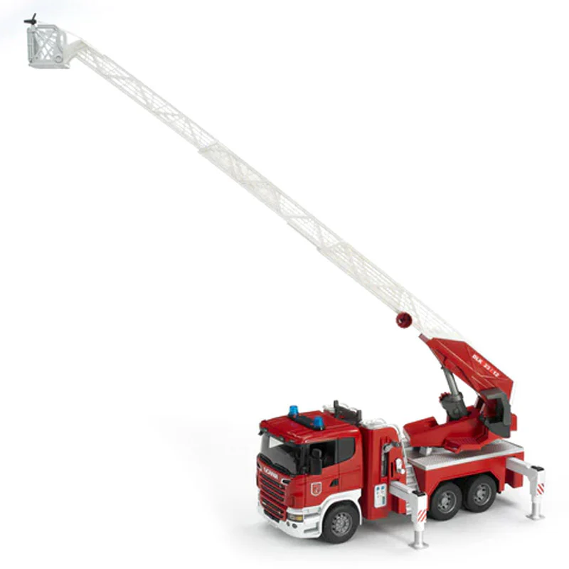 1/16 Scania Super 560R Fire Engine with Extendable Ladder, Water Pump and Lights & Sounds by Bruder - Image 5