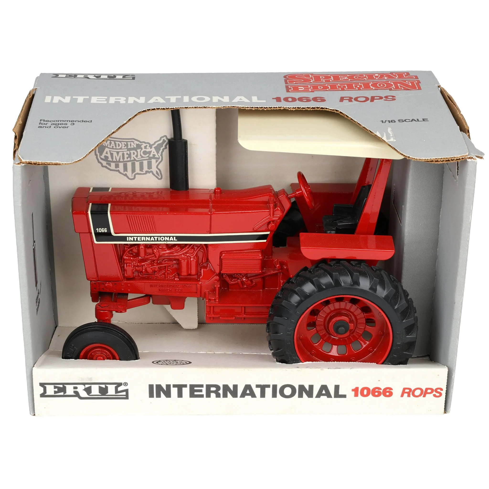 1/16 Special Edition International Tractor 1066 Black Stripe with Canopy & ROPS by ERTL - Image 6