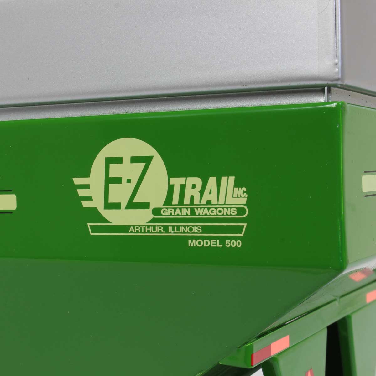 1/16 Green EZ Trail Gravity Wagon by SpecCast - Image 5