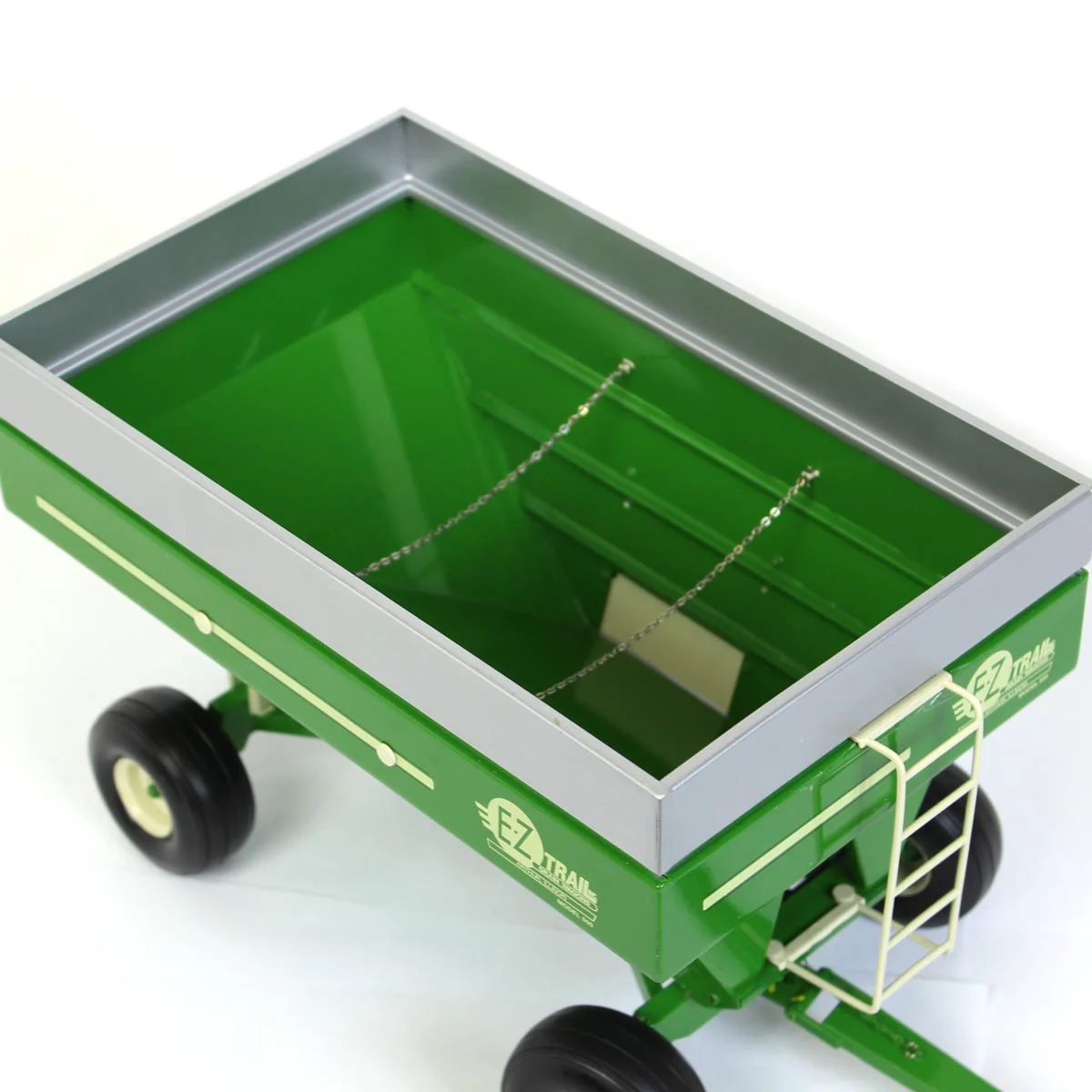 1/16 Green EZ Trail Gravity Wagon by SpecCast - Image 7