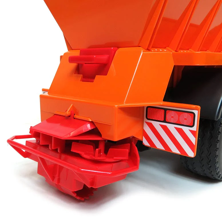1/16 Winter/Service Spreader Truck with Snow Blade by Bruder - Image 4