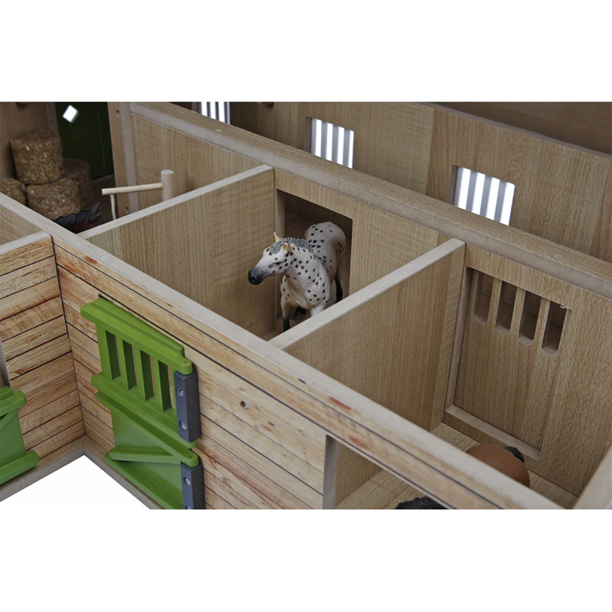 1/24 Kids Globe Wooden Horse Stable with 4 Boxes, Storage and Wash Box - Image 3