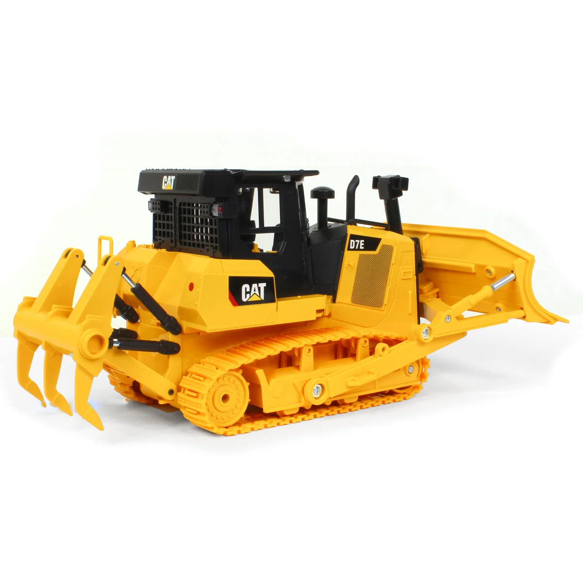 1/24 Radio Control Caterpillar D7E Track-Type Tractor Dozer, Made of Durable Plastic - Image 4