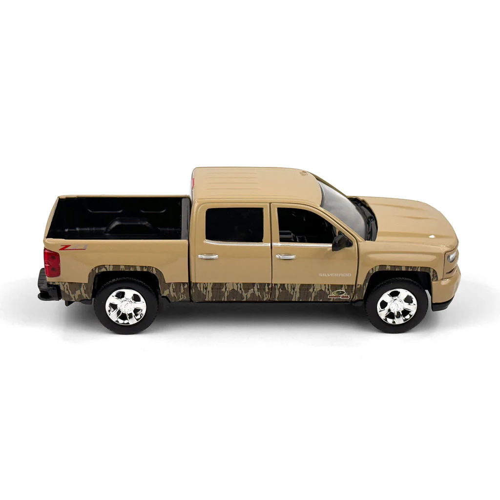 1/27 Mossy Oak 2017 Chevrolet Silverado Z71 Pickup Truck by Big Country Toys - Image 3