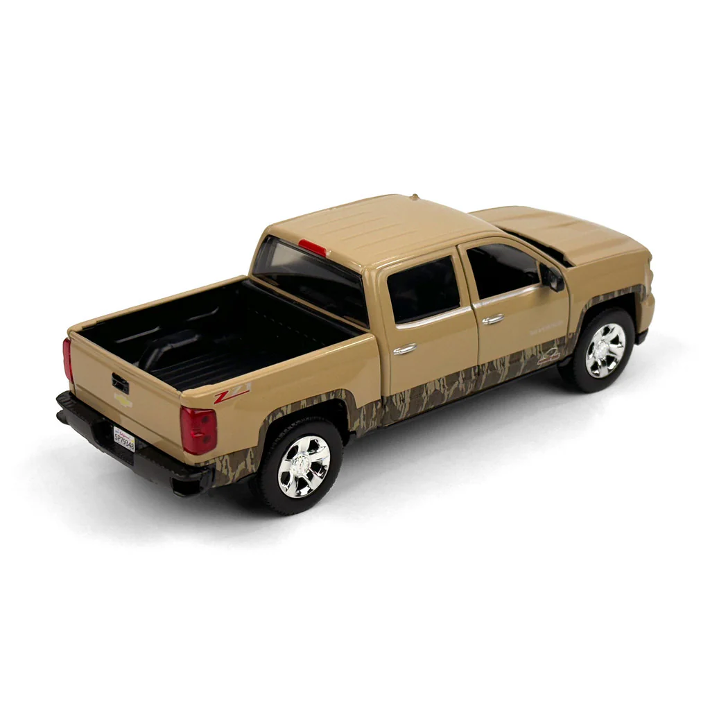 1/27 Mossy Oak 2017 Chevrolet Silverado Z71 Pickup Truck by Big Country Toys - Image 4