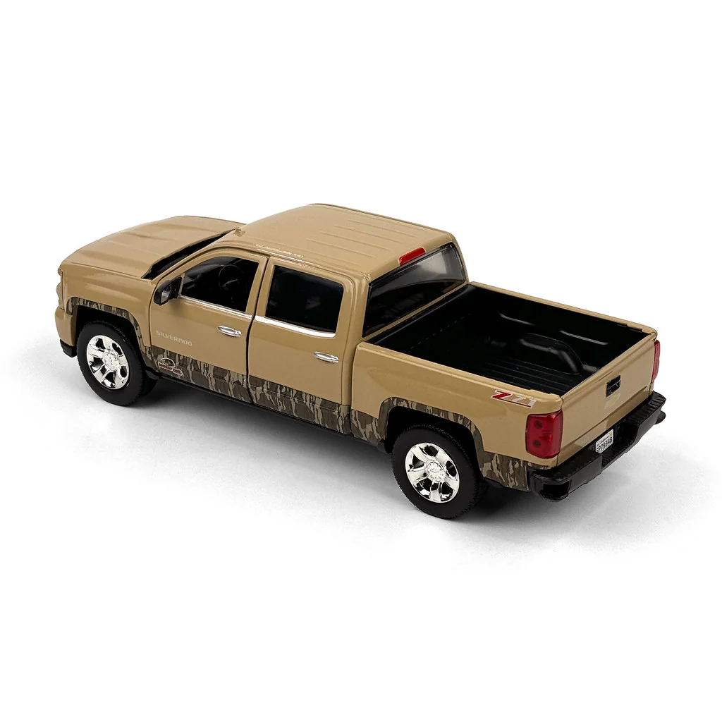 1/27 Mossy Oak 2017 Chevrolet Silverado Z71 Pickup Truck by Big Country Toys - Image 5