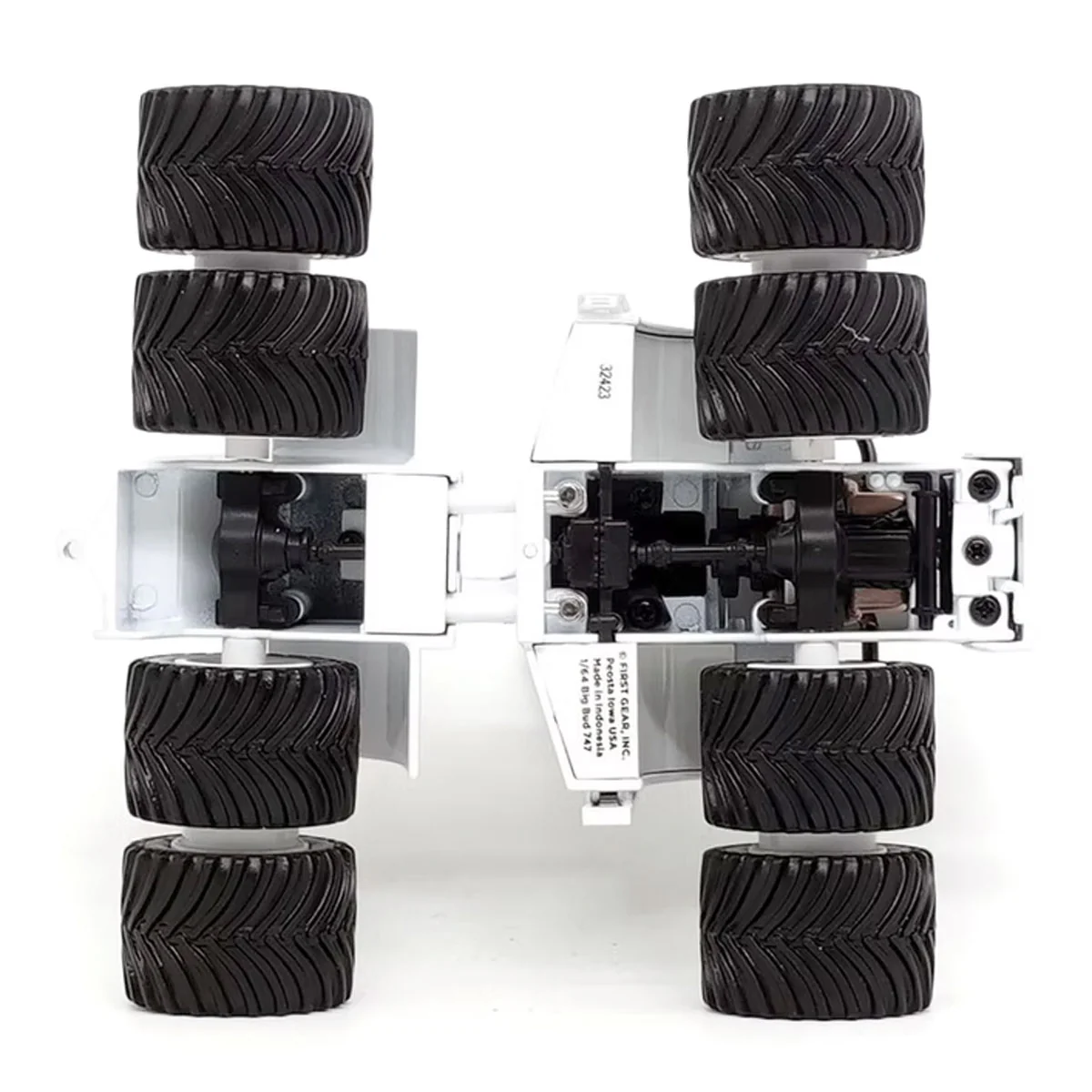 1/32 Big Bud 16V-747 4WD Tractor with Titan LSW Tires by First Gear - Image 8
