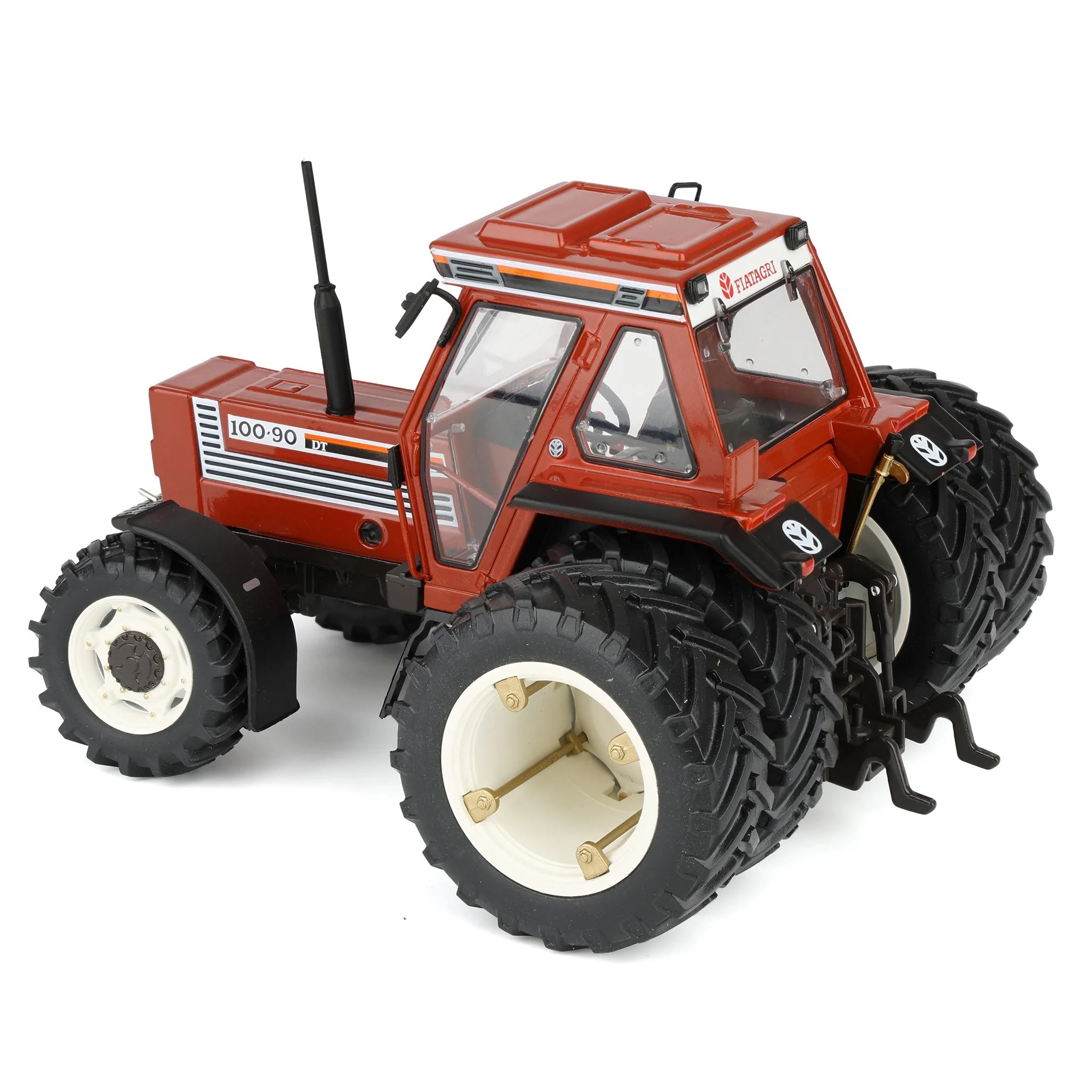 1/32 Fiat 100-90 4WD with Cab, MFD and Rear Duals, by Replicagri - Image 4