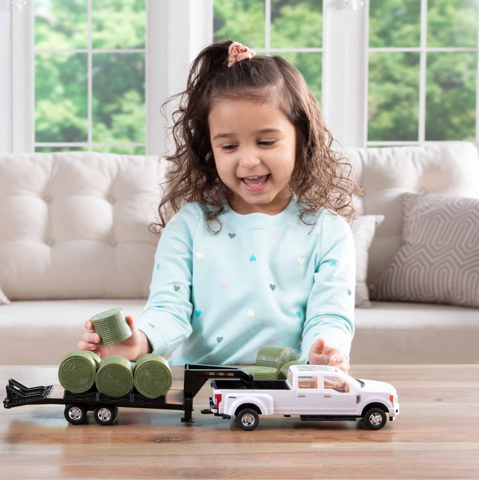 1/32 Ford F-350 Dually Pickup Truck with Gooseneck Trailer & 10 Bales by ERTL - Image 9