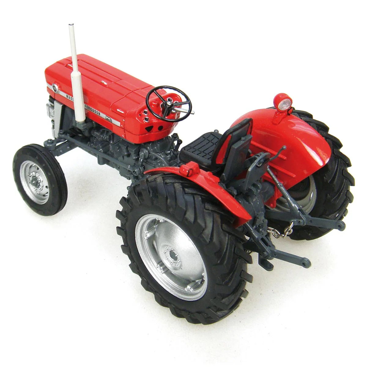 1/32 High Detail Massey Ferguson 135 by Universal Hobbies - Image 5