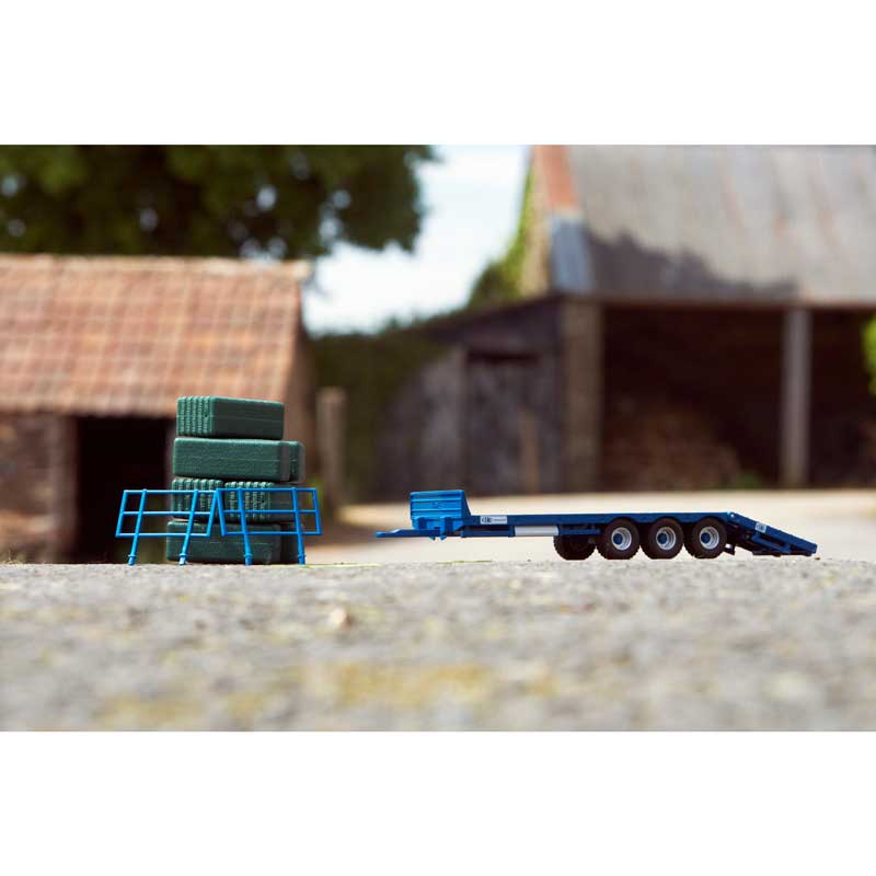1/32 Kane Die Cast Large Bale Trailer with 7 Bales - Image 4