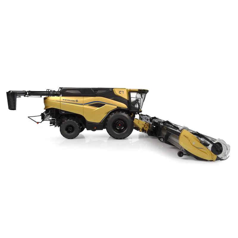 1/32 New Holland CR11 Combine by Universal Hobbies, Gold AGRITECHNICA Show Edition - Image 3