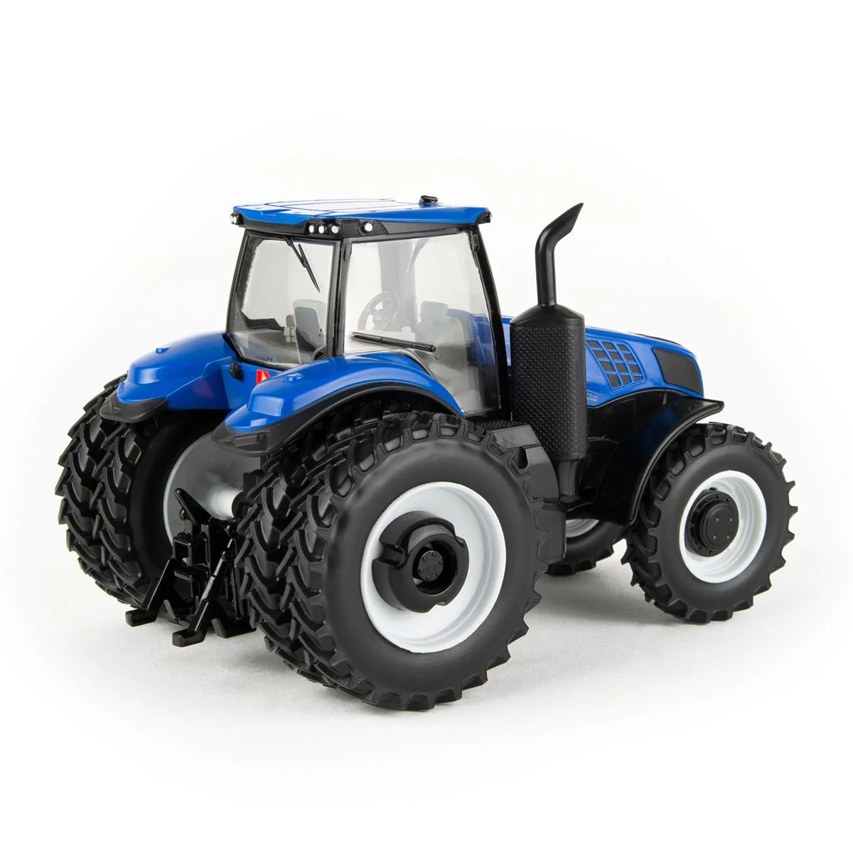 1/32 New Holland T8.380 Tractor with MFWD & Row Crop Rear Duals by ERTL - Image 2