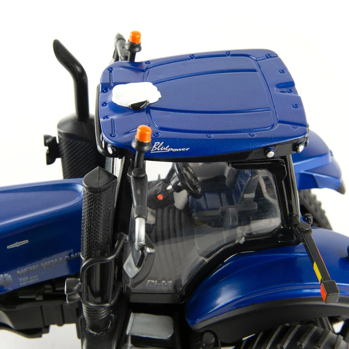 1/32 New Holland T8.435 Tractor with SmartTrax & PLM Intelligence by ERTL - Image 6