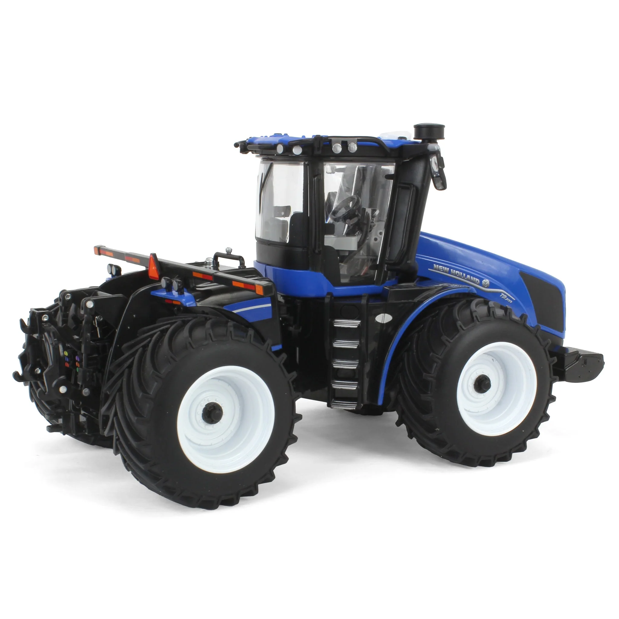 1/32 New Holland T9.700 Tractor with LSW Tires, ERTL Prestige Collection - Image 3