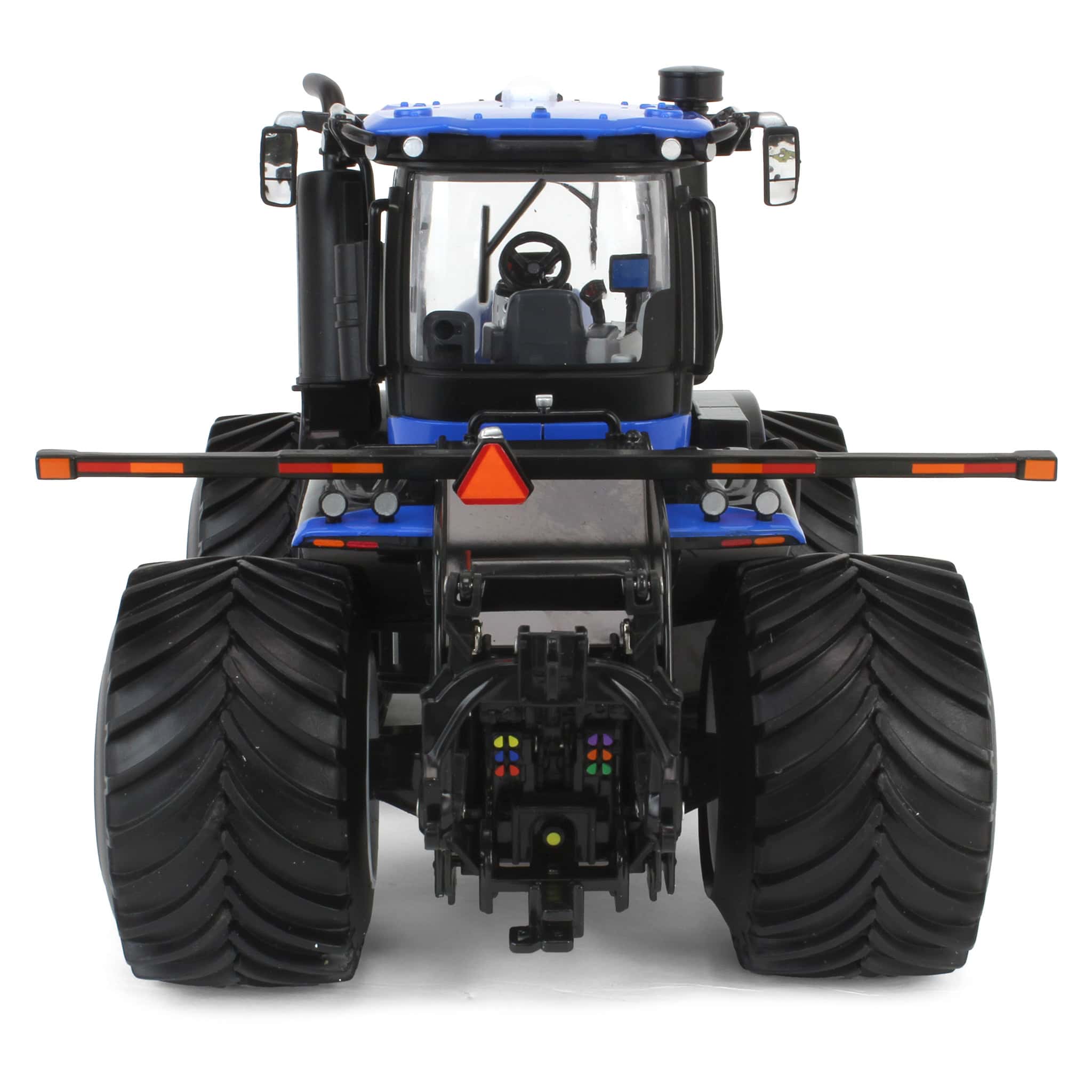 1/32 New Holland T9.700 Tractor with LSW Tires, ERTL Prestige Collection - Image 5