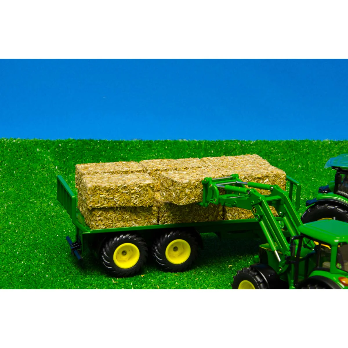 1/32 Pack of 4 Rectangular Straw Bales - Image 2