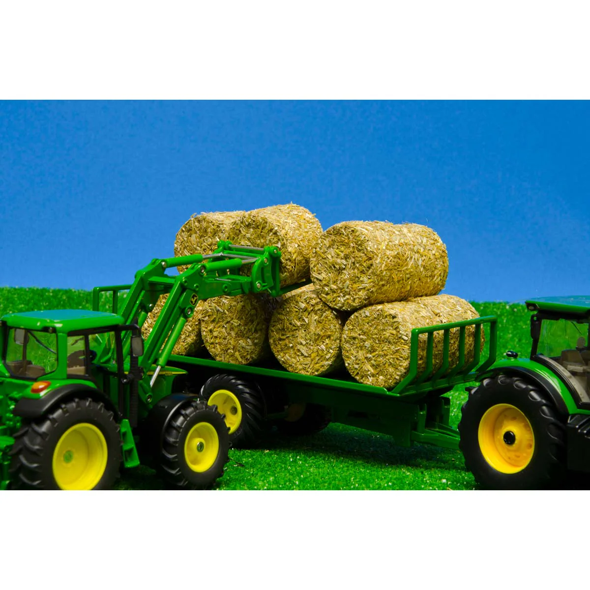1/32 Pack of 4 Round Straw Bales - Image 2