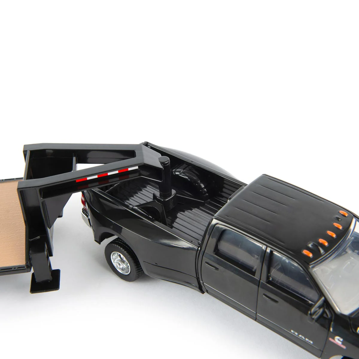 1/32 RAM 3500 Dually Quad Cab Pickup Truck with Gooseneck Trailer & Case SV340B Skid Steer by ERTL - Image 3