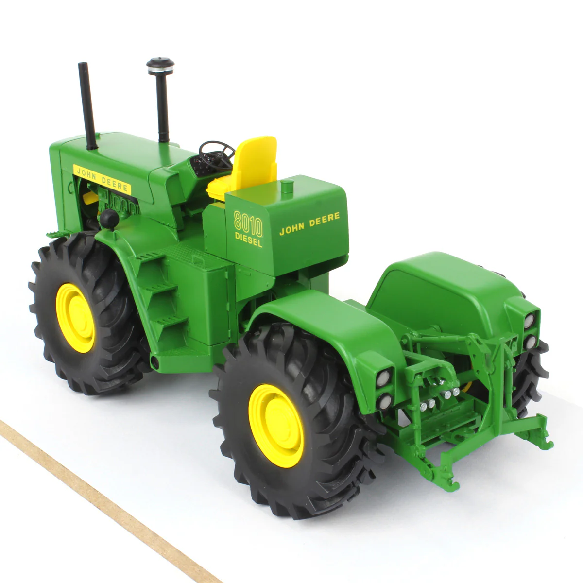 1/32 RESIN John Deere 8010 4WD Tractor - Image 4