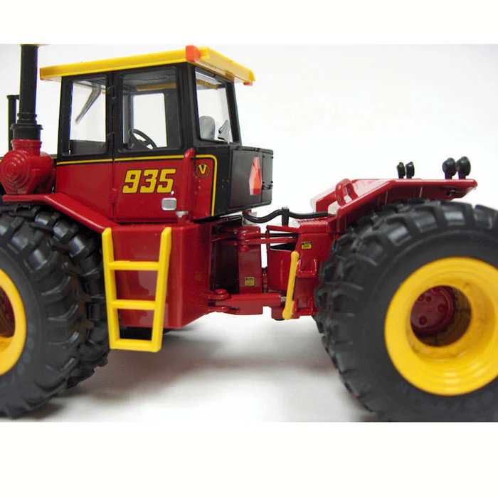 1/32 Versatile 935 Tractor with Duals, 2011 National Farm Toy Show by ERTL - Image 5