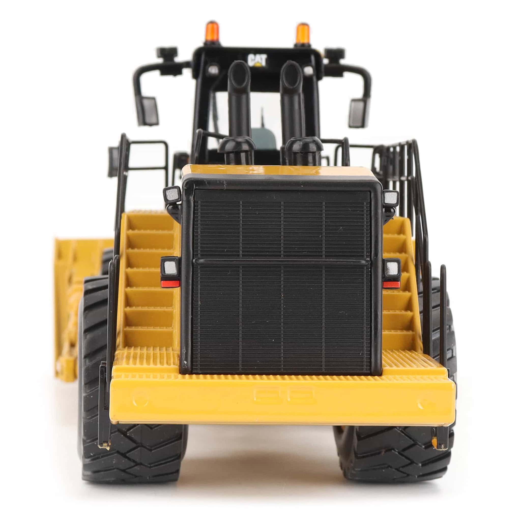 1/50 CAT 854K Wheel Dozer - Image 4