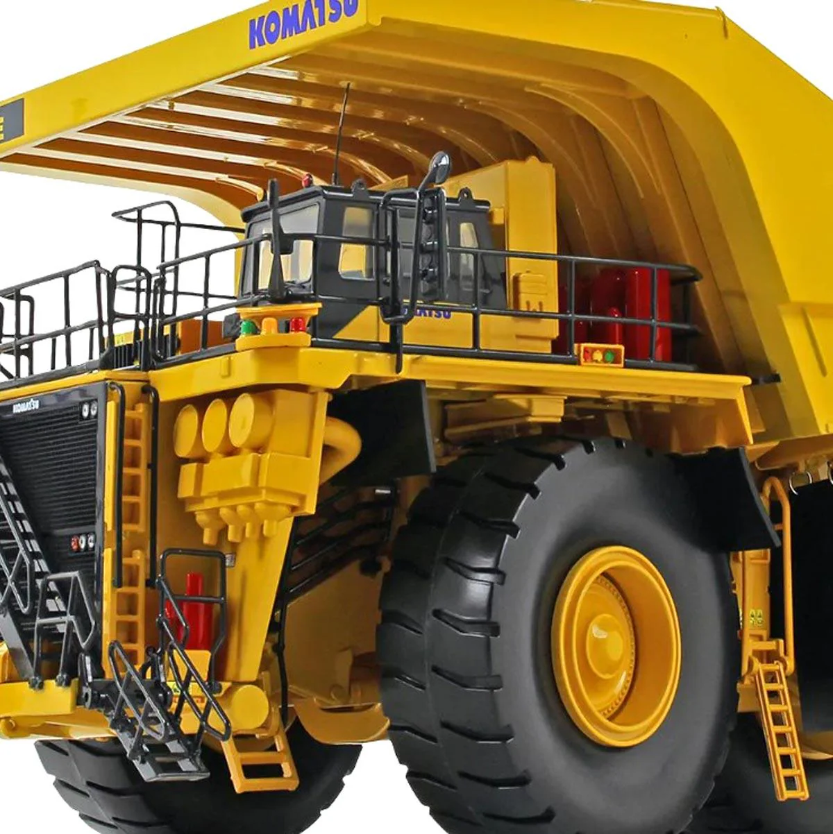 1/50 Komatsu 980E-AT Dump Truck by First Gear - Image 4