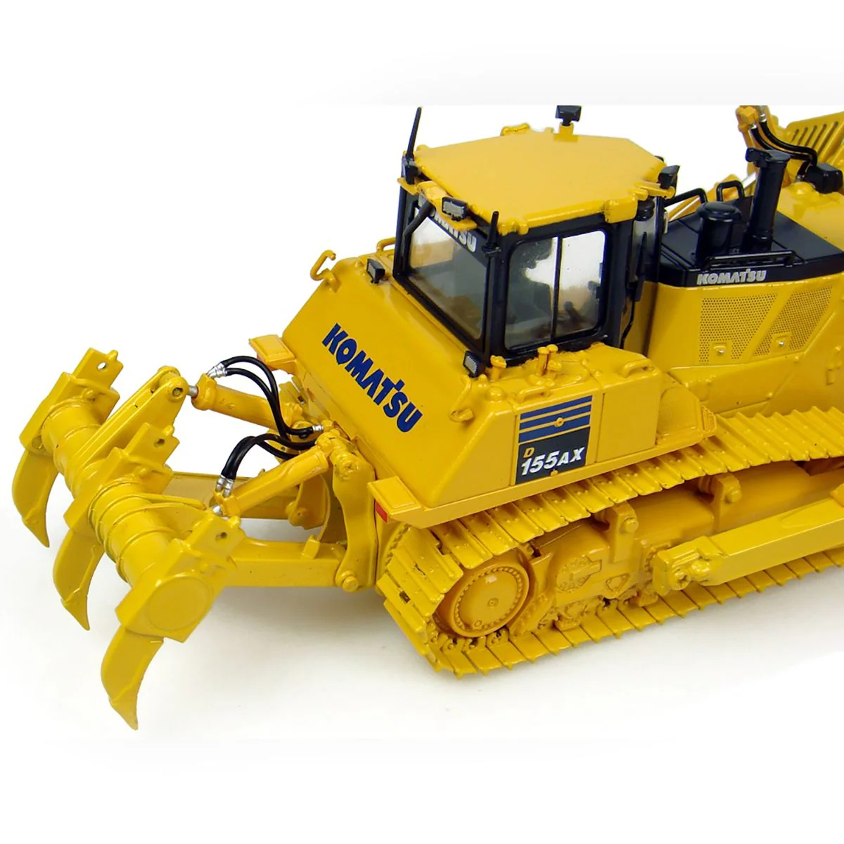 1/50 Komatsu D155AX-7 Dozer with Front Blade & Rear Ripper by Universal Hobbies - Image 3
