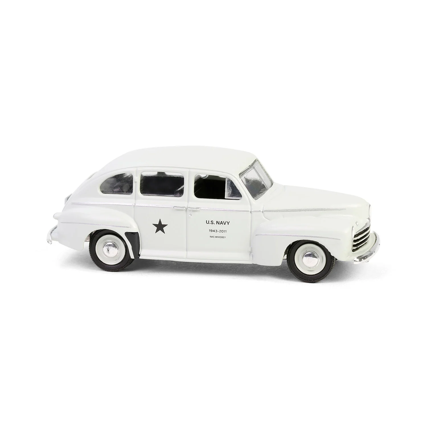 1/64 1946 Ford Fordor Super Deluxe, U.S. Navy Staff Car, Battalion 64 Series 5 - Image 3