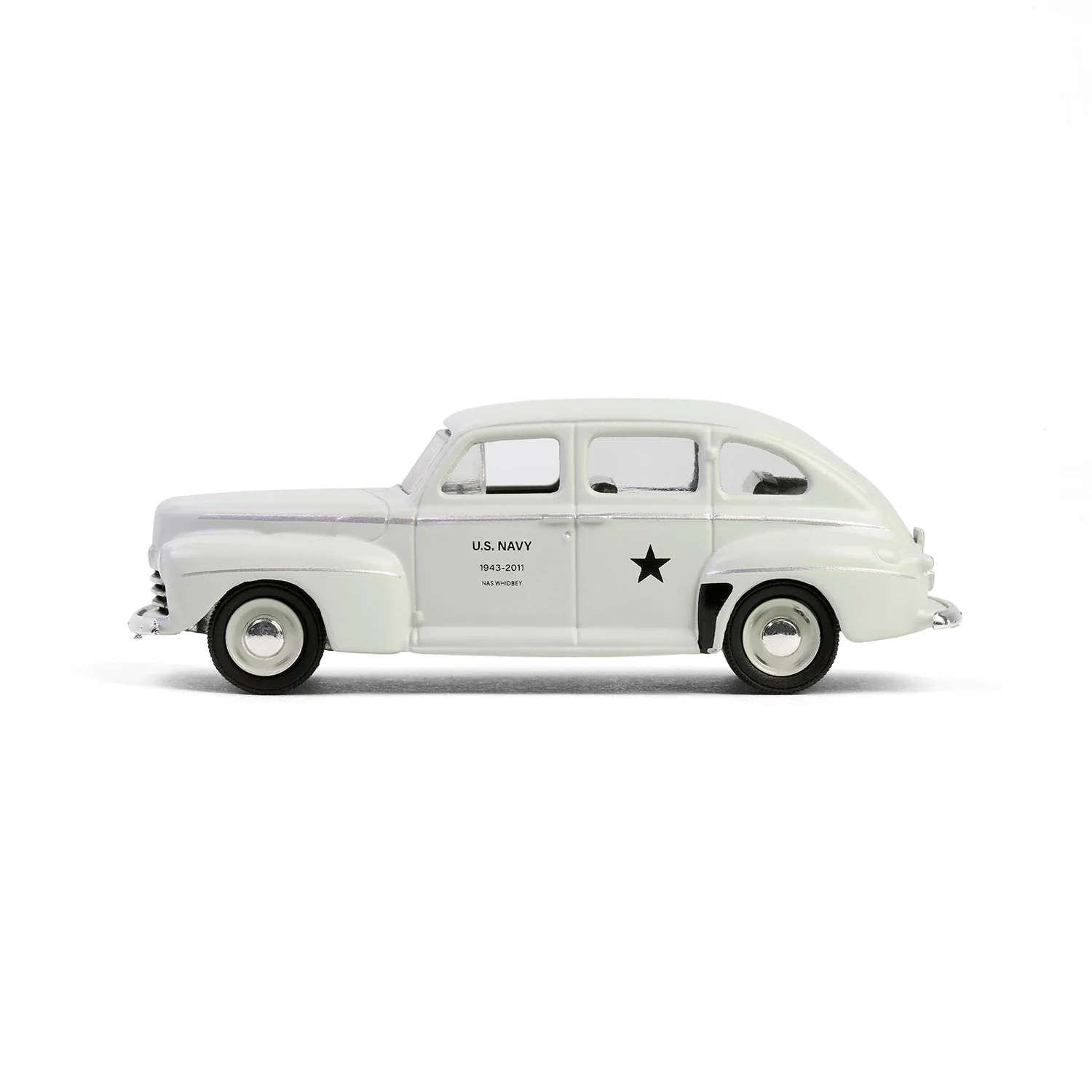 1/64 1946 Ford Fordor Super Deluxe, U.S. Navy Staff Car, Battalion 64 Series 5 - Image 4
