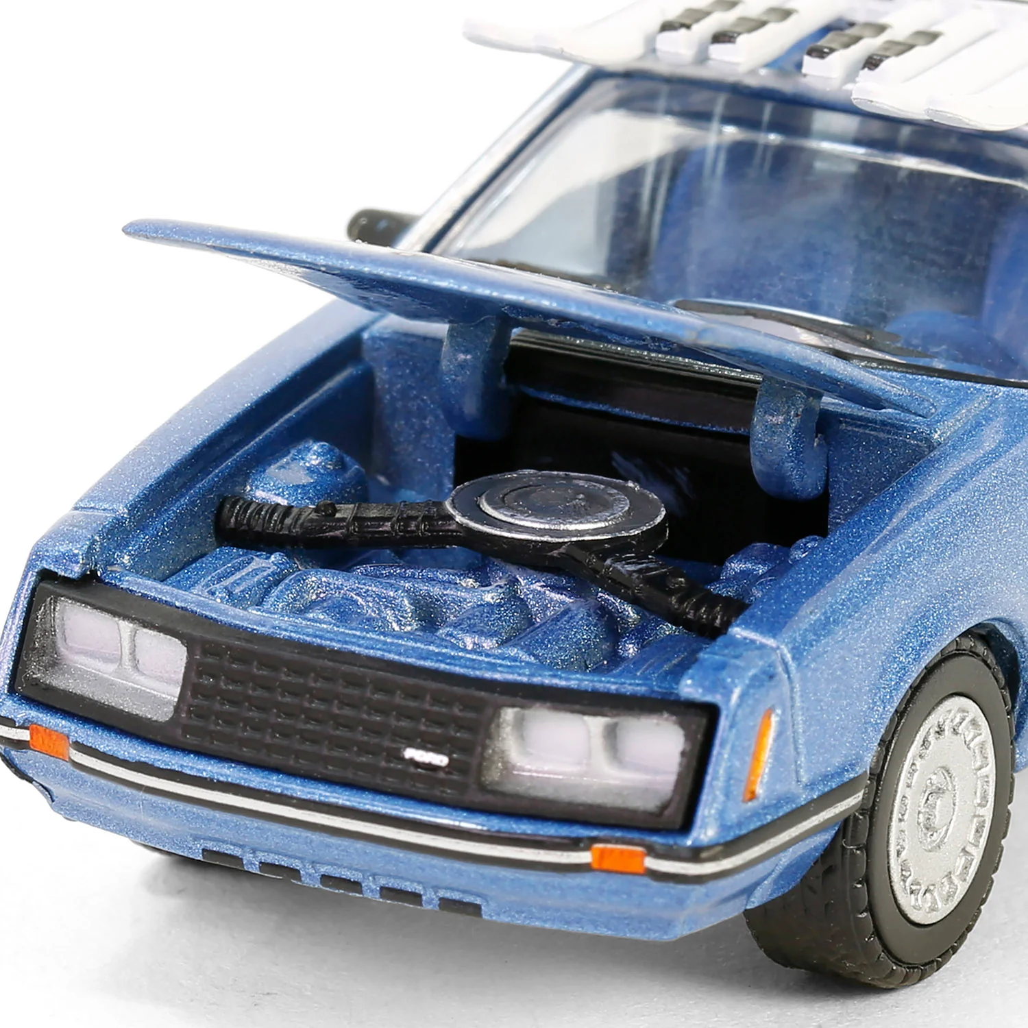 1/64 1981 Ford Mustang Ghia Coupe with Ski Roof Rack, Medium Blue Glow, Hobby Exclusive - Image 2