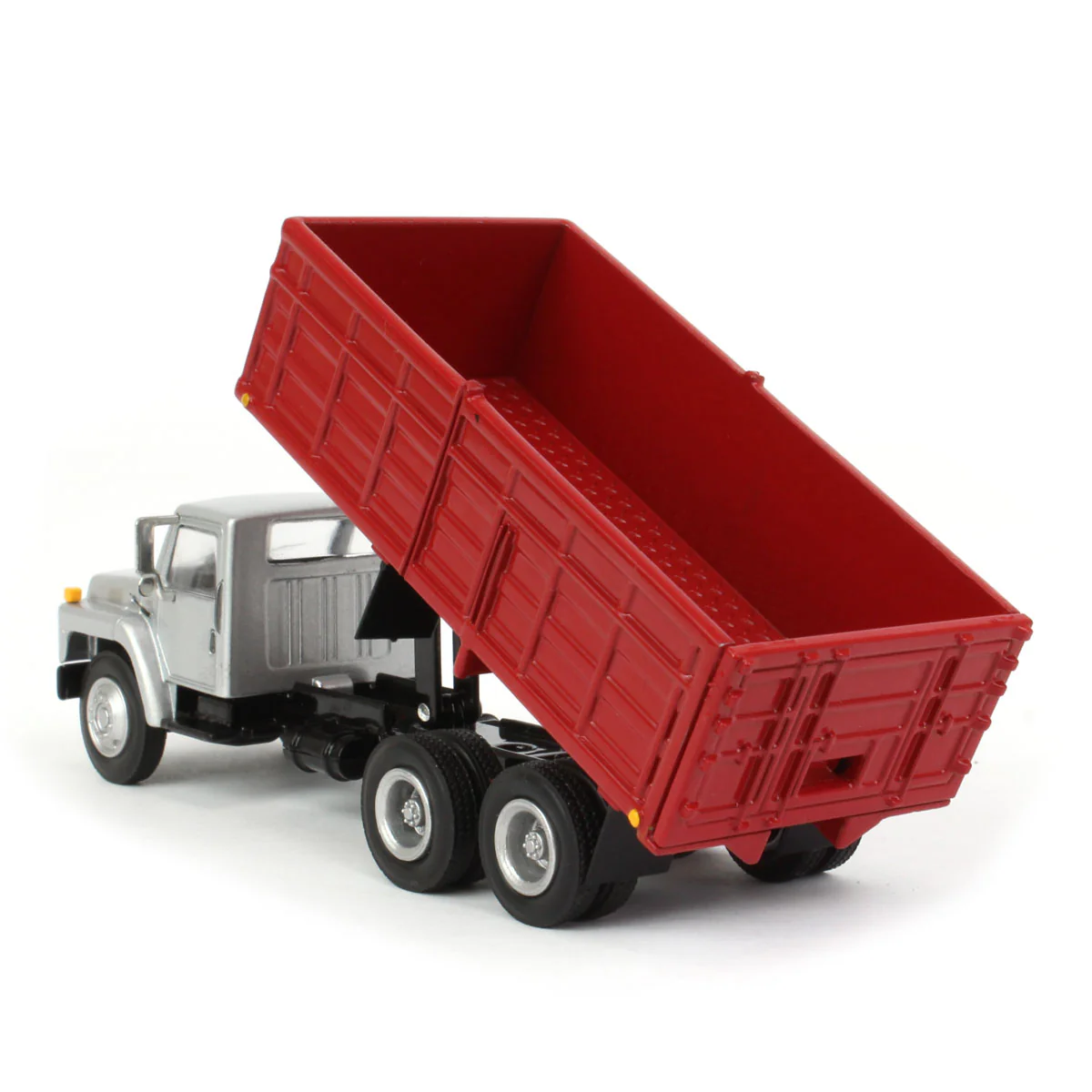 1/64 1980s International Grain Truck with Tandem Axle & Silver Cab by SpecCast - Image 4
