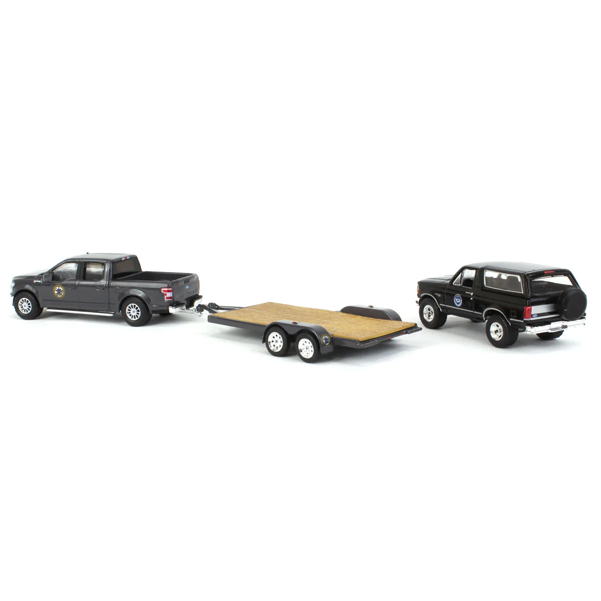 1/64 2018 Ford F-150 Pickup Truck with 1992 Ford Bronco & Flatbed Trailer, Montana Livestock Assoc., Hitch & Tow Series 11 - Image 4