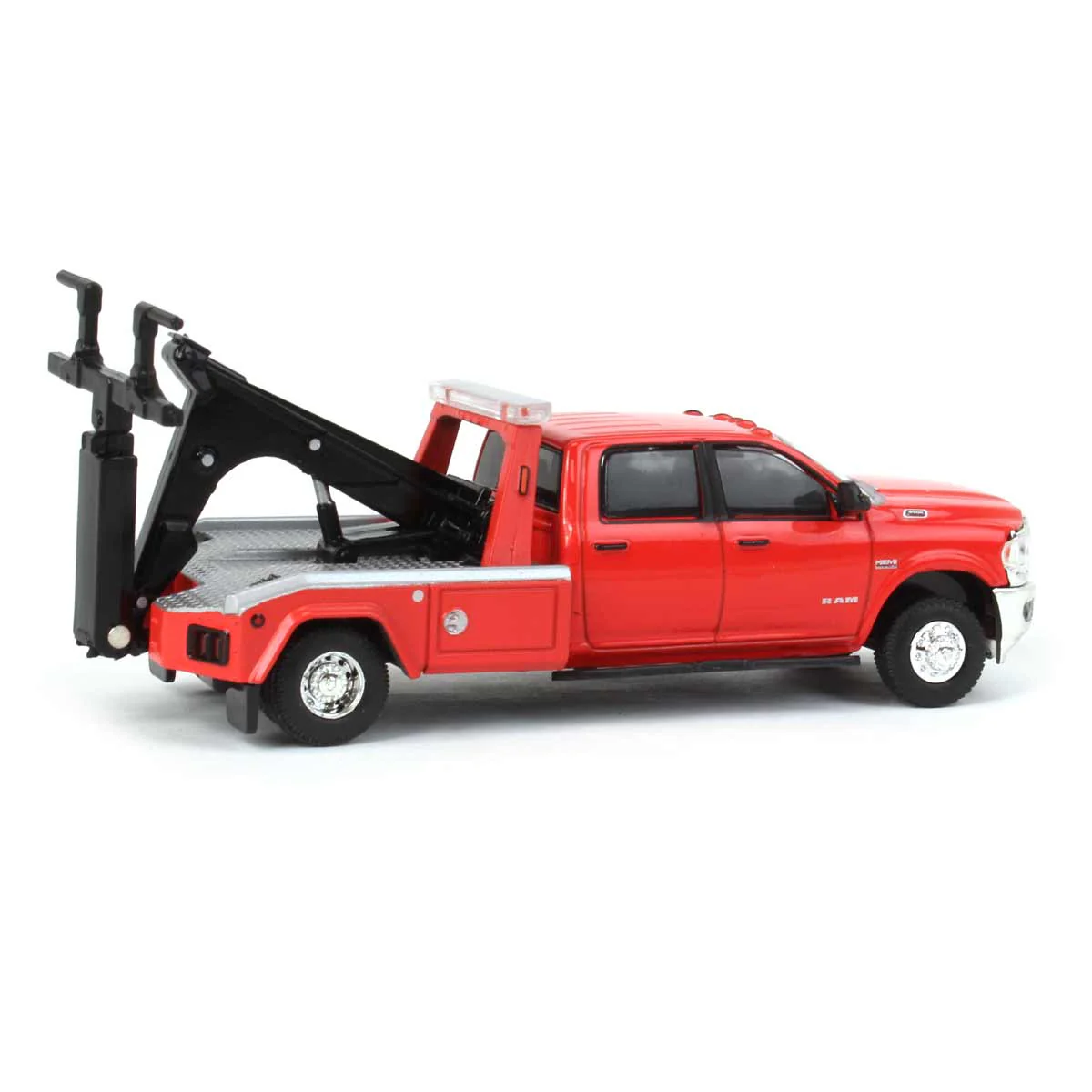 1/64 2022 RAM 3500 Wrecker, Flame Red, Dually Drivers Series 11 - Image 3