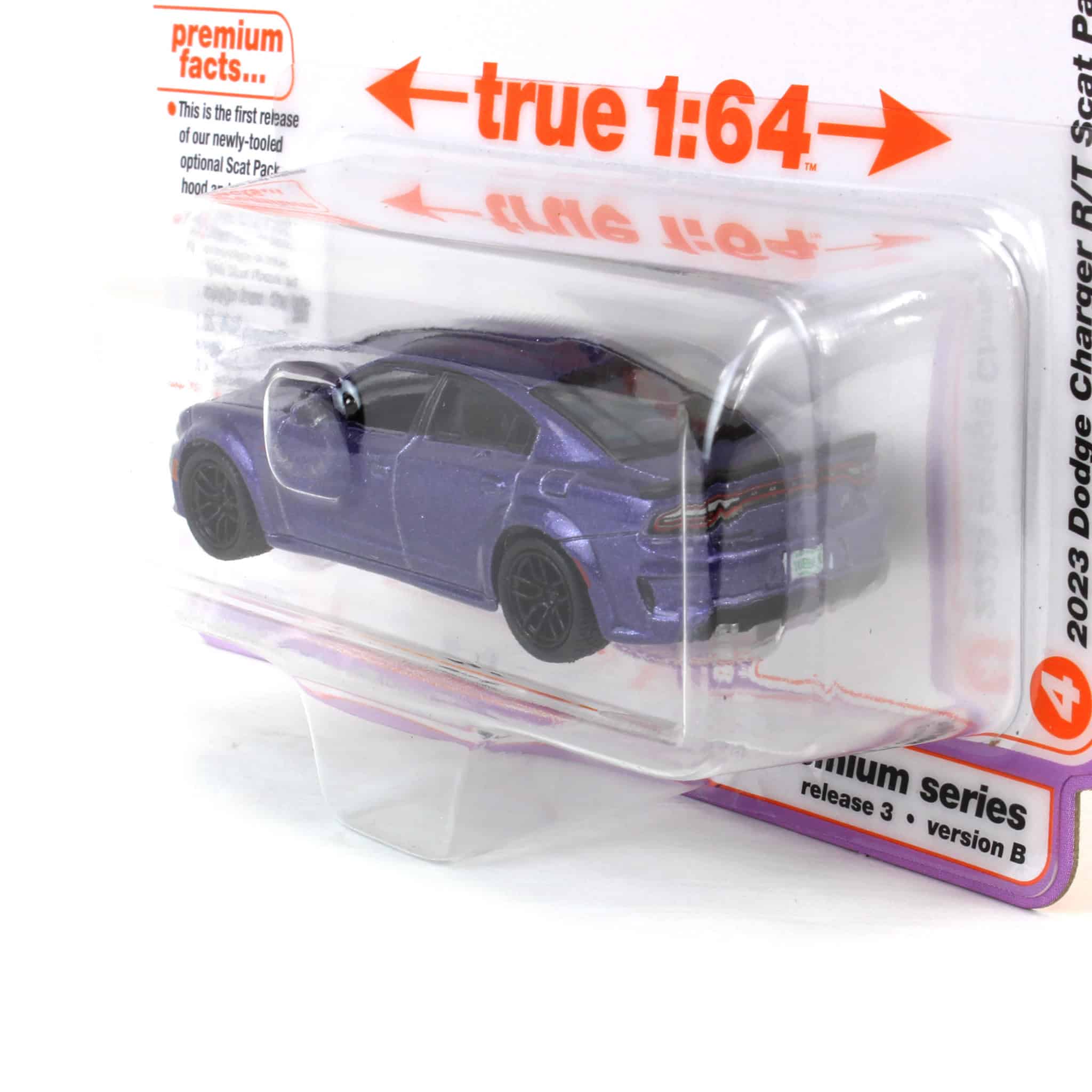 1/64 2023 Dodge Charger Swinger R/T Scat Pack, Plum Crazy, Auto World - Image 3