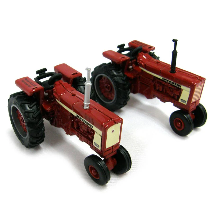 1/64 50th Anniversary IH Farmall 706 & 806 2 Piece Set by ERTL - Image 3