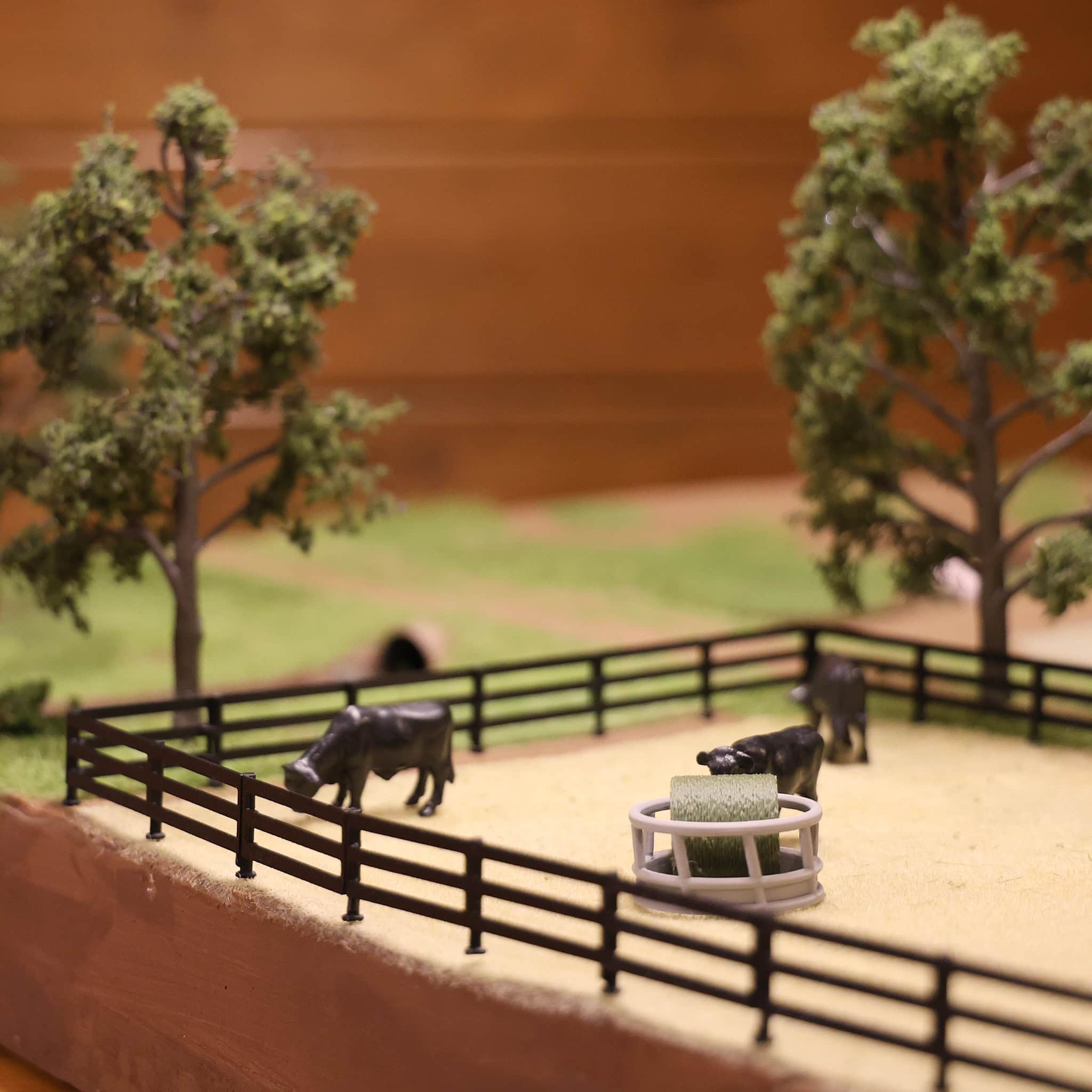 1/64 Black-Painted Look Fencing 6-Pack with Gate by REVD Toys, 3D Printed - Image 6