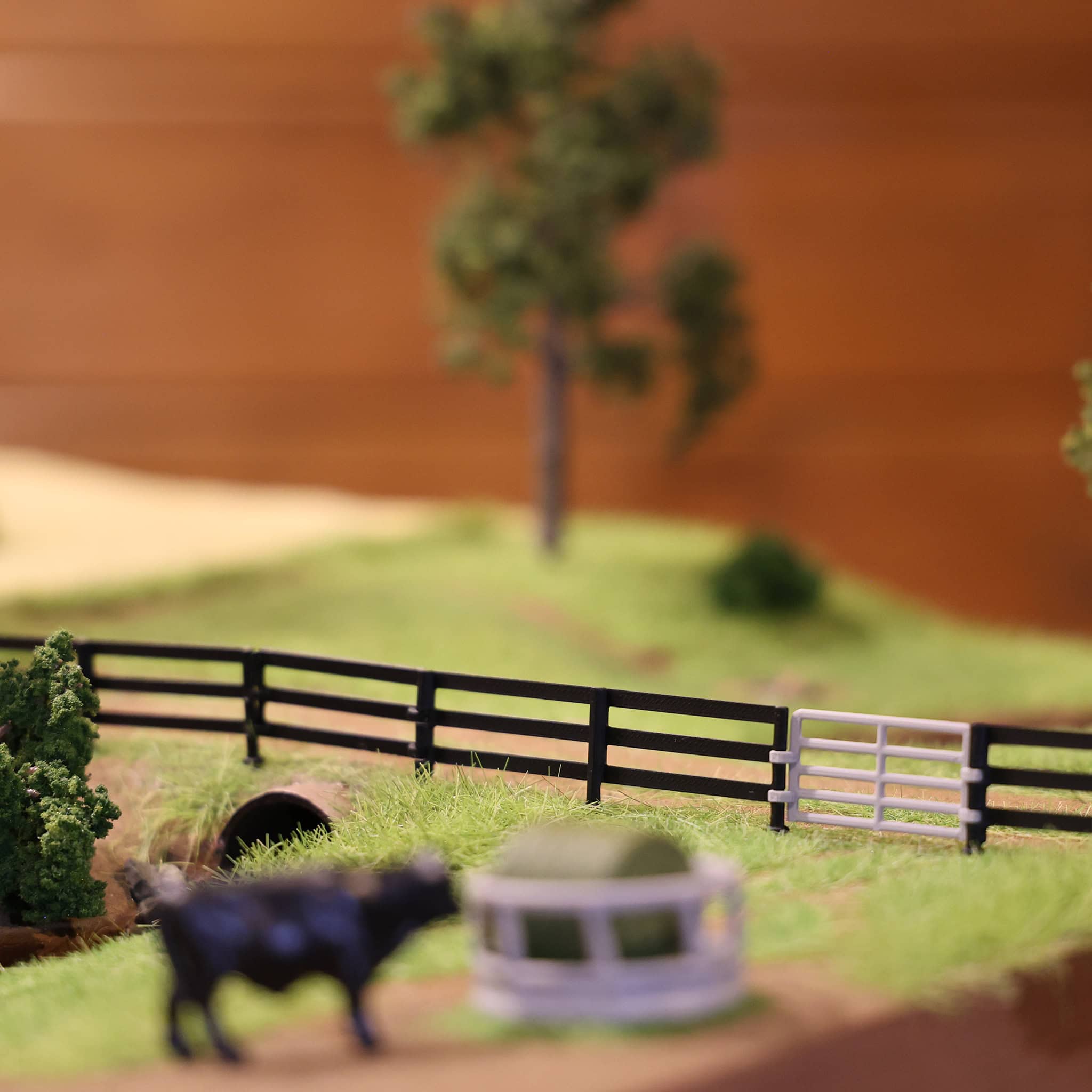 1/64 Black-Painted Look Fencing 6-Pack with Gate by REVD Toys, 3D Printed - Image 8