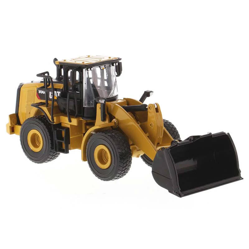 1/64 Caterpillar 950M Wheel Loader, Diecast Masters Play & Collect - Image 6