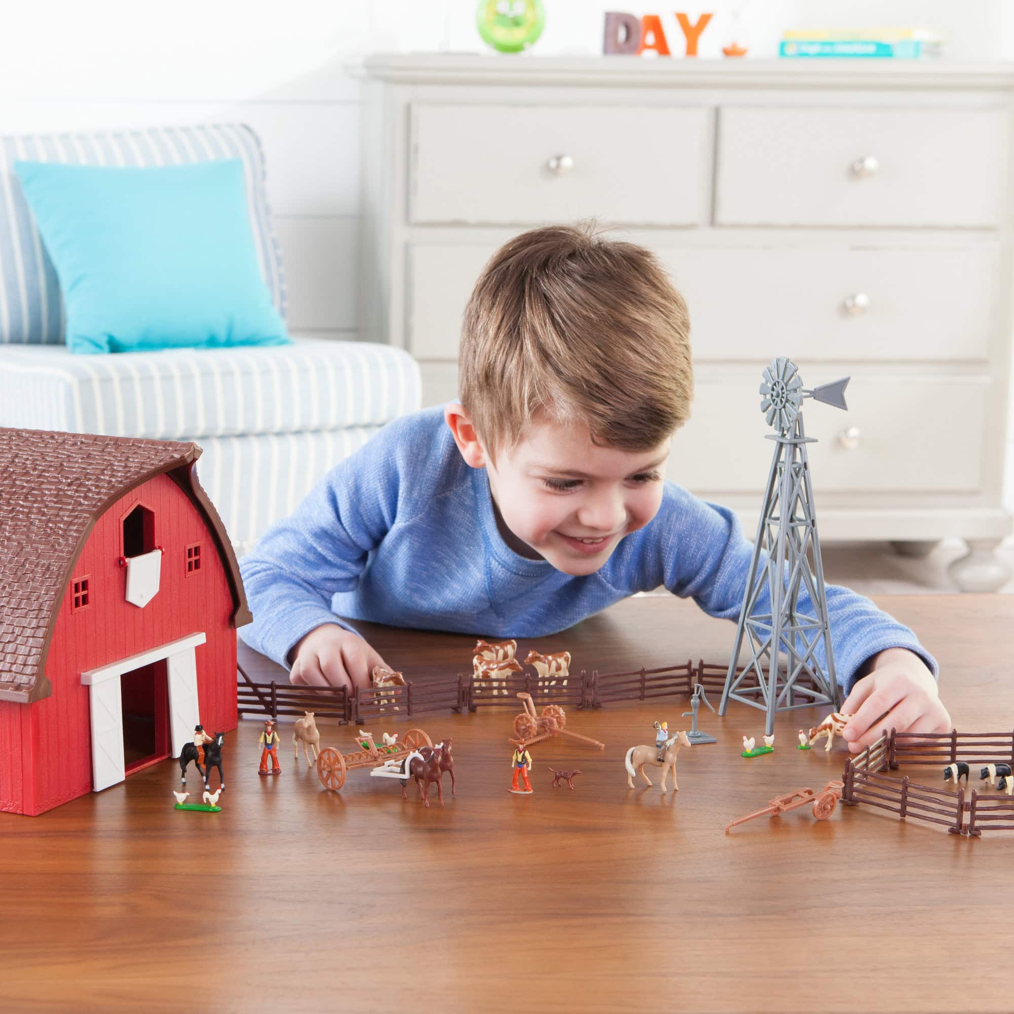 1/64 ERTL Farm Country Round Gable Barn Set, 73 Pieces - Image 2