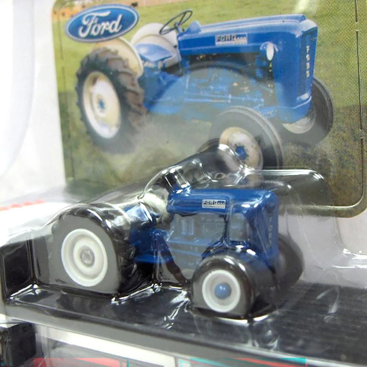 1/64 Ford Rollback Dealer Truck with Ford 2000 Wide Front Tractor by ERTL - Image 4