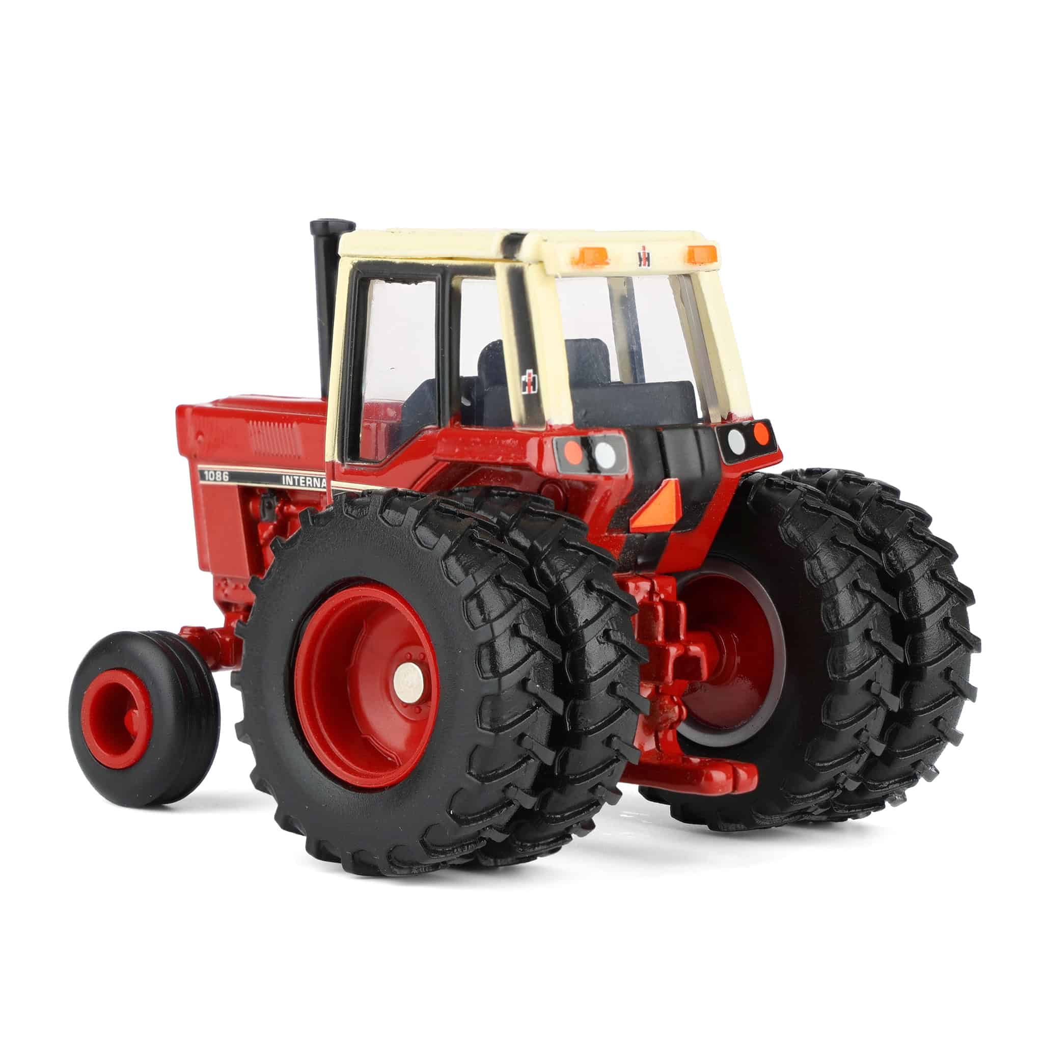 1/64 International 1086 Tractor with Duals by ERTL, 2015 National Farm Toy Museum - Image 4