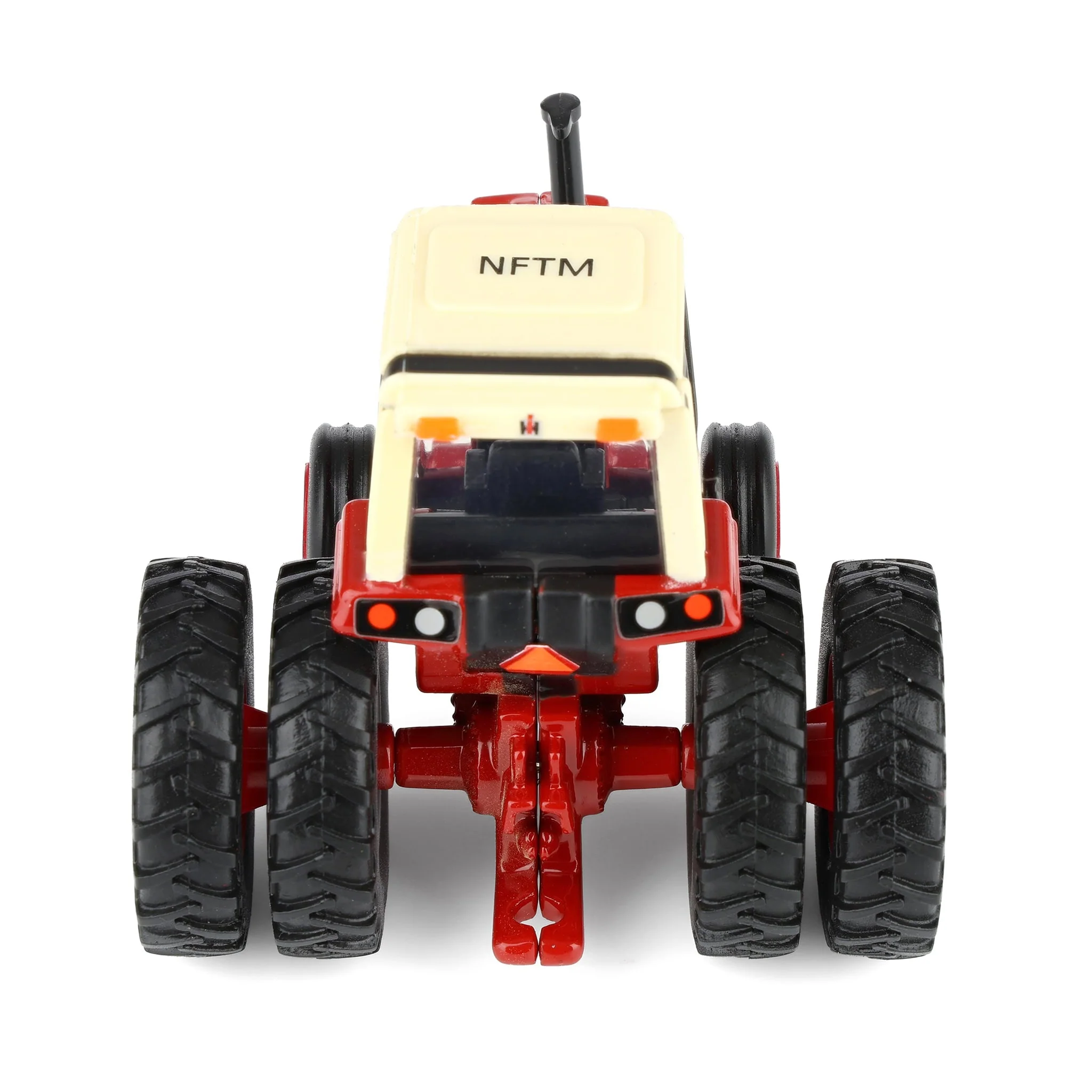 1/64 International 1086 Tractor with Duals by ERTL, 2015 National Farm Toy Museum - Image 5