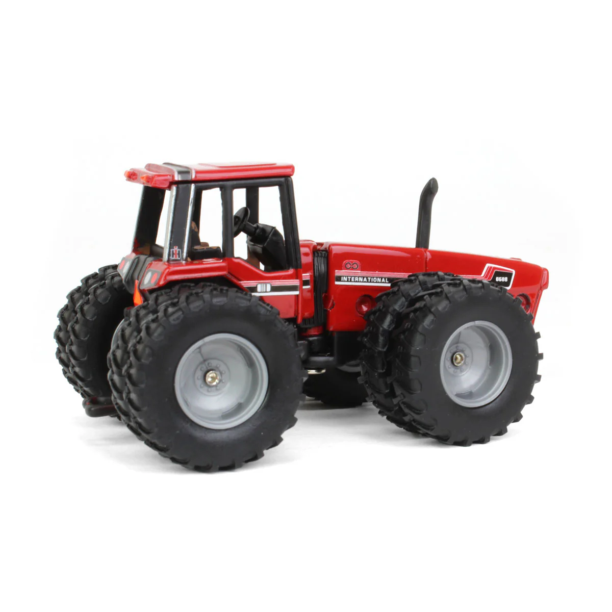 1/64 International Harvester 6588 2+2 Tractor with Front & Rear Duals by ERTL - Image 3