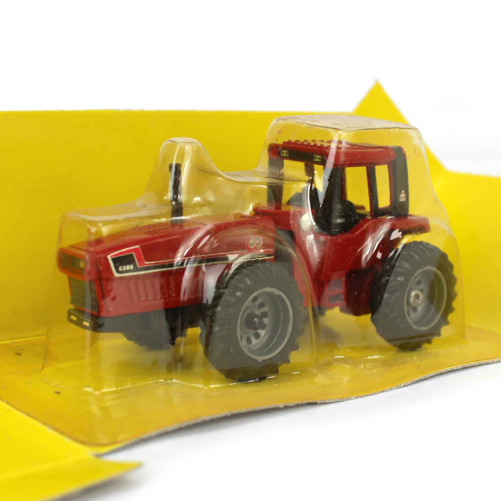 1/64 International Harvester 6388 2+2 4WD Tractor - Image 3
