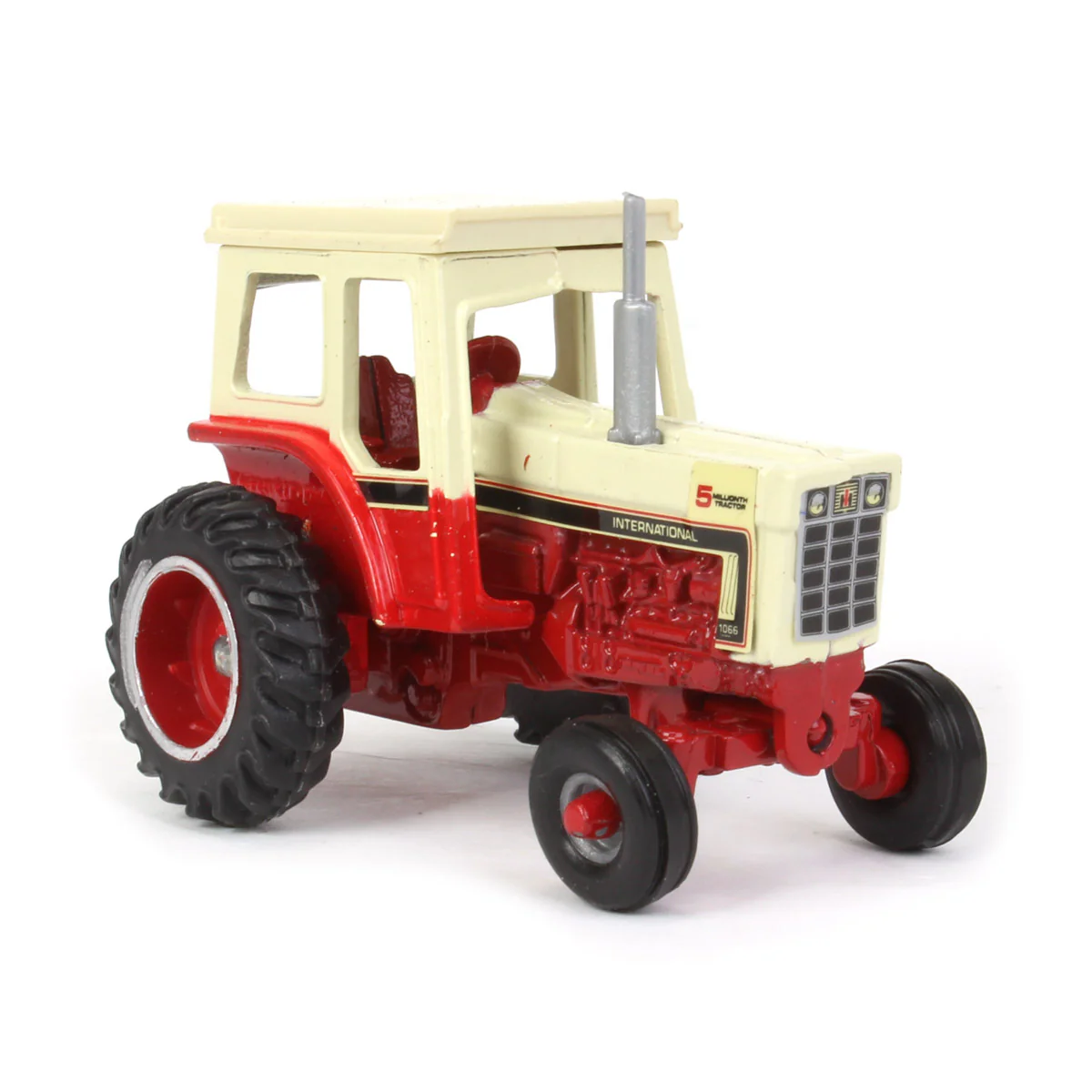 1/64 International 1066 5 Millionth Tractor, Limited Edition, #10 in IH 66 Series - Image 3