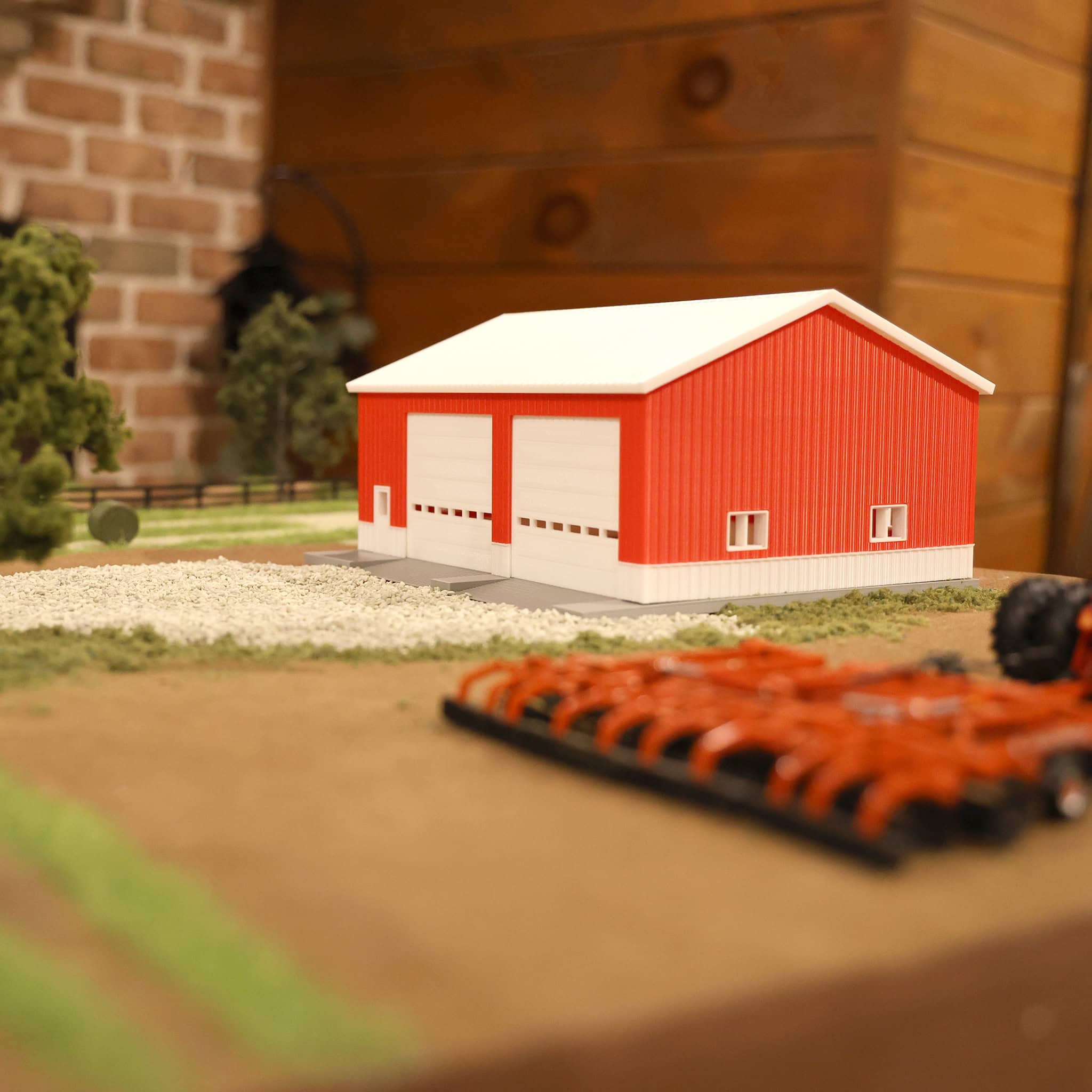1/64 Red & White Machinery Shed with White Roof by REVD Toys, 3D Printed - Image 8