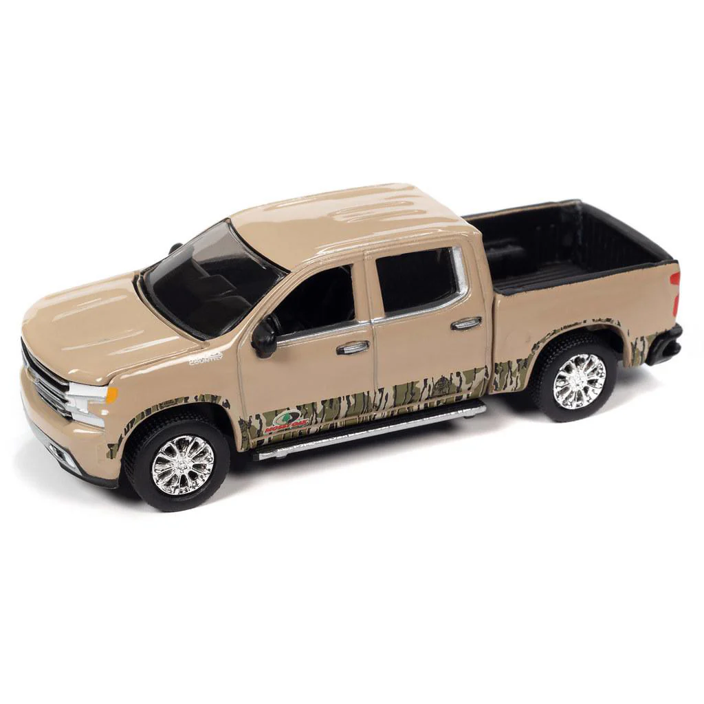 1/64 Mossy Oak 2019 Chevrolet Silverado High Country Pickup Truck by Big Country