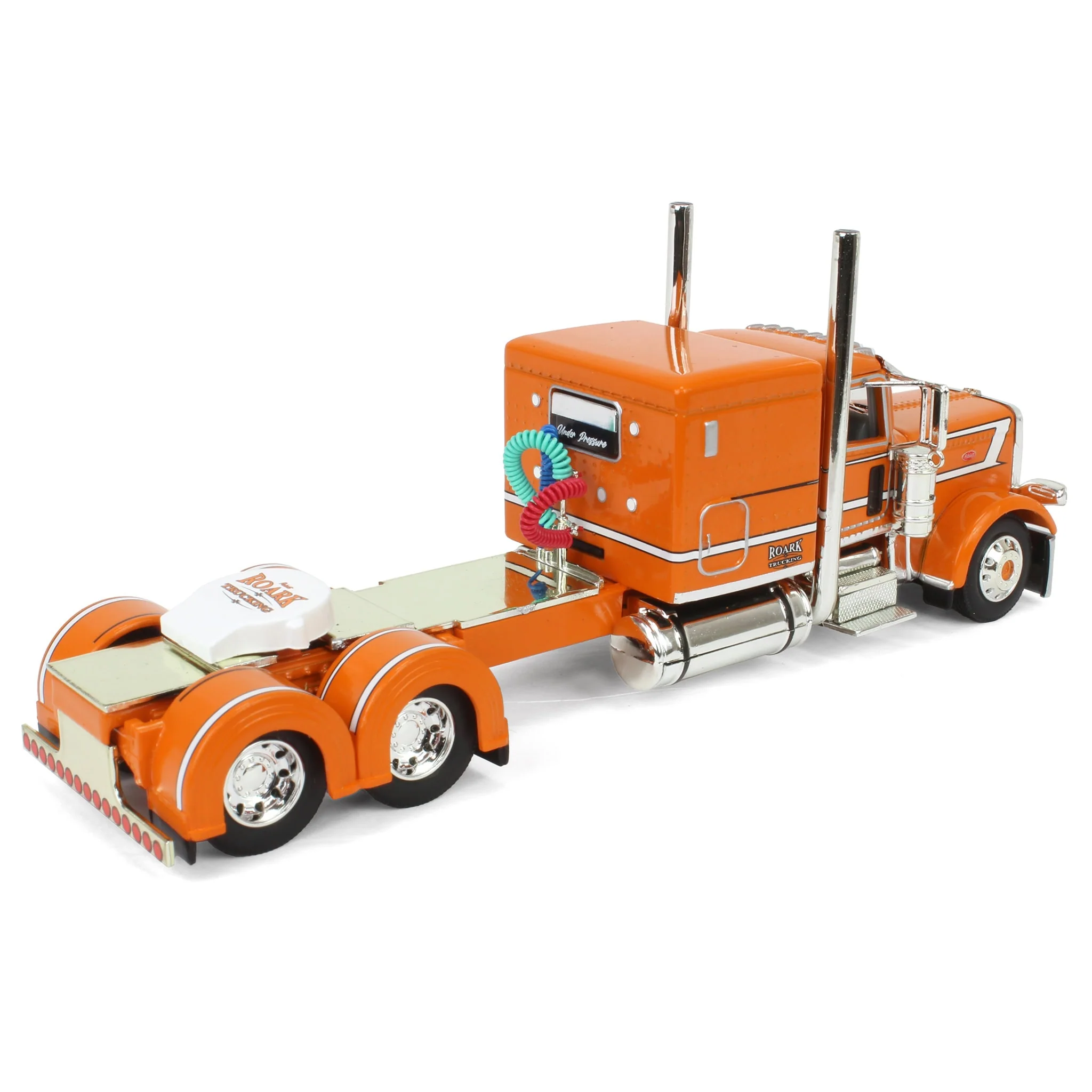 1/64 Peterbilt 389 Semi Truck with Mississippi LP Tanker Trailer, Roark Trucking - Under Pressure, DCP by First Gear - Image 5